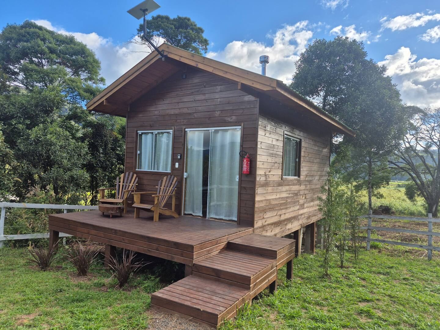 Cabana Pôr do Sol com deck de madeira em Urubici